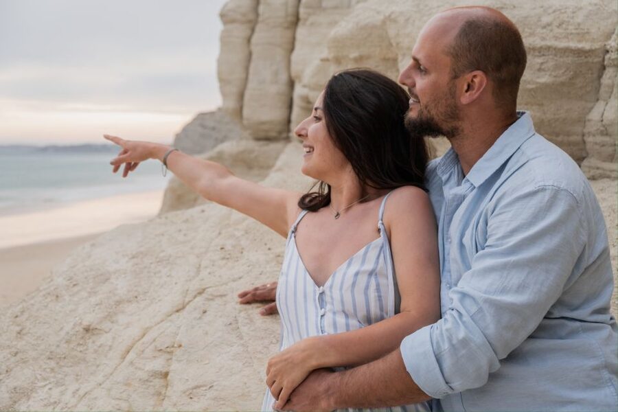 Lagos: Photoshoot for couple - How the 1-hour session unfolds on the Algarve coast