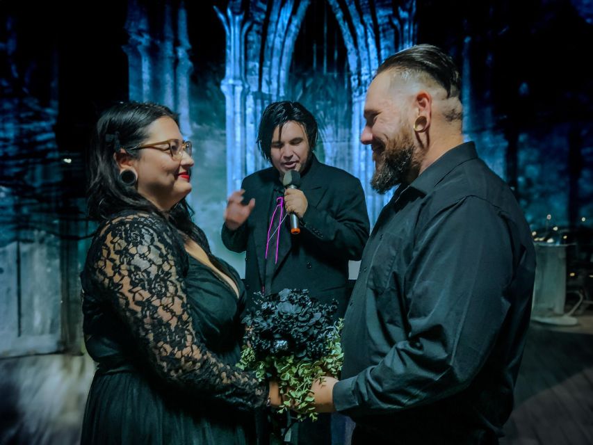 Las Vegas: Haunted House Wedding Ceremony + Photography - Haunted House Wedding Ceremony in Las Vegas: What the 45 Minutes Feels Like