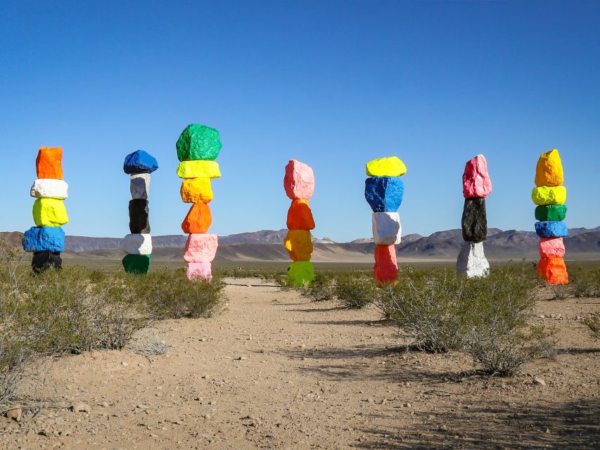 Las Vegas: Las Vegas Sign + 7 Magic Mountains + Photoshoot - Should You Book This Vegas Photo Tour?
