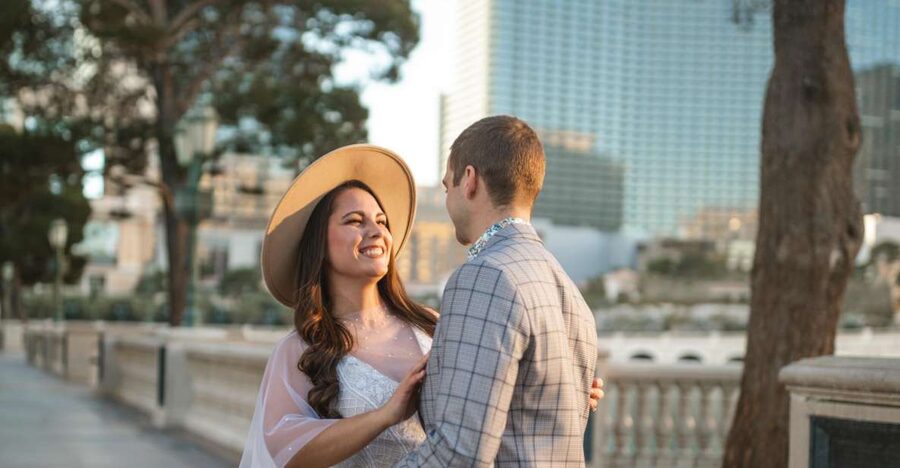 Las Vegas: Personal Travel & Vacation Photographer - Who should book this Las Vegas photo session