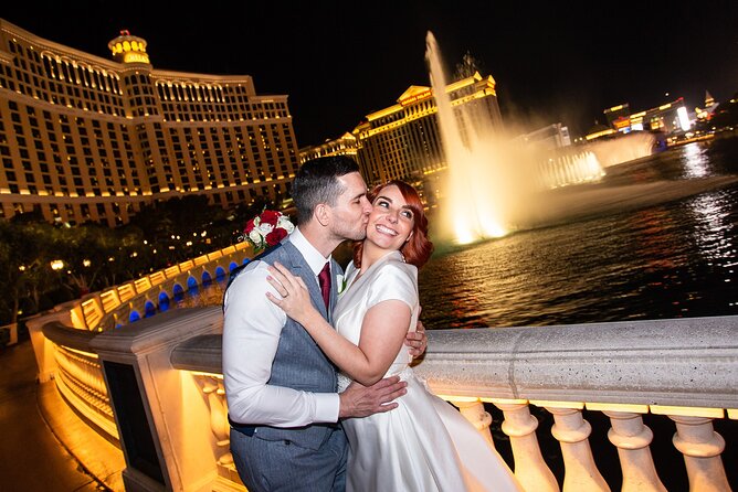 Las Vegas Strip by Super Stretch Limo with Personal Photographer - Inside the Super Stretch Limo: Comfort, Champagne, and Music