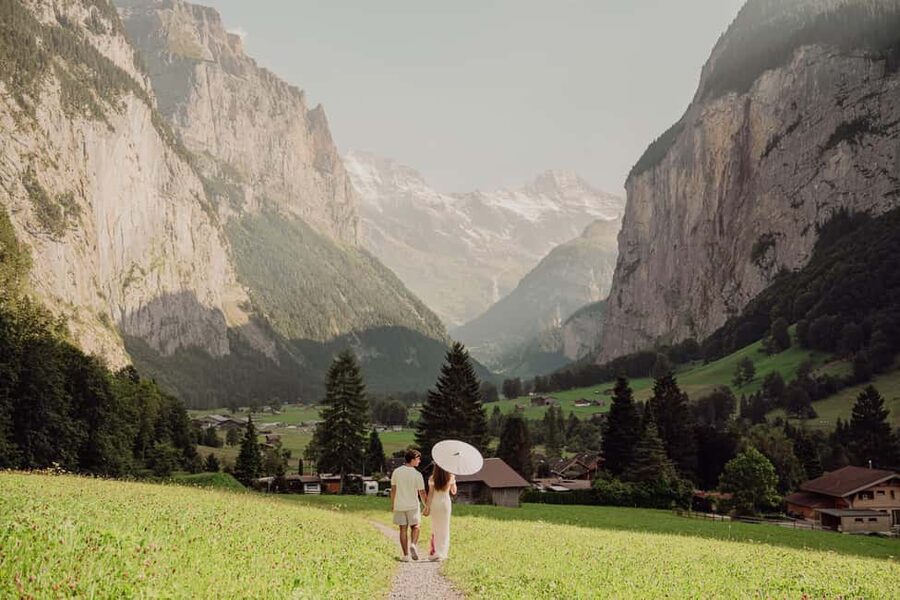Lauterbrunnen: Professional Photoshoot at the best spots. - What to wear in the Swiss Alps so you photograph well