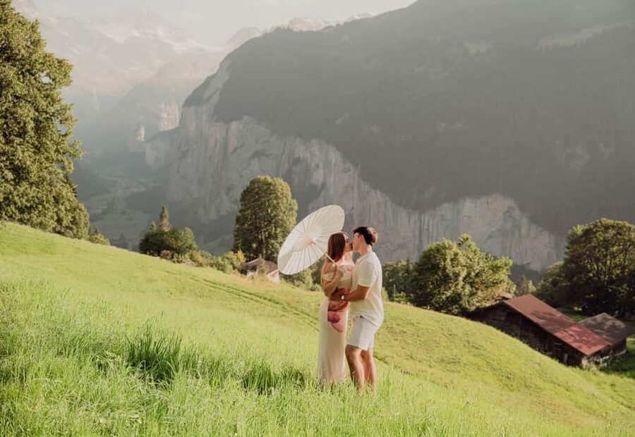 Lauterbrunnen & Wengen: Photoshoot at the best spots. - From Lauterbrunnen Station to the Staubbach Falls Viewpoint