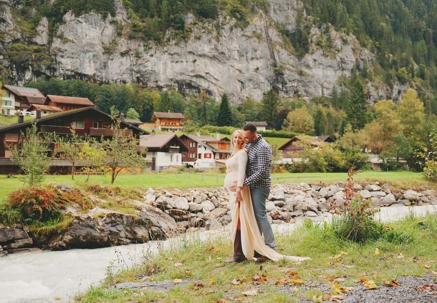 Lauterbrunnen & Wengen: Photoshoot at the best spots. - Posing Help That Doesn’t Feel Awkward