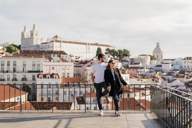 Lisbon Cinematic Photoshoot with Top-Rated Photographer - Meeting at Praça do Comércio: starting with a clean frame