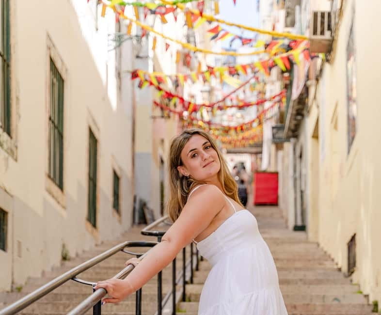 Lisbon: Instagram Hotspots Photoshoot - Included photos and private gallery: choose based on how you’ll use them