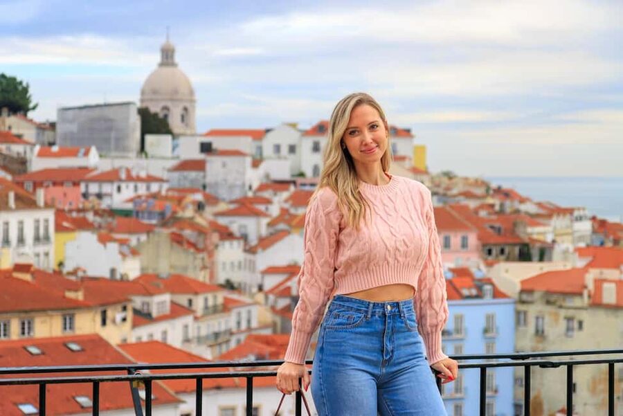 Lisbon: Photoshoot with a Professional Local Photographer - Miradouro Santa Luzia, Portas do Sol, and São Pedro de Alcântara viewpoints