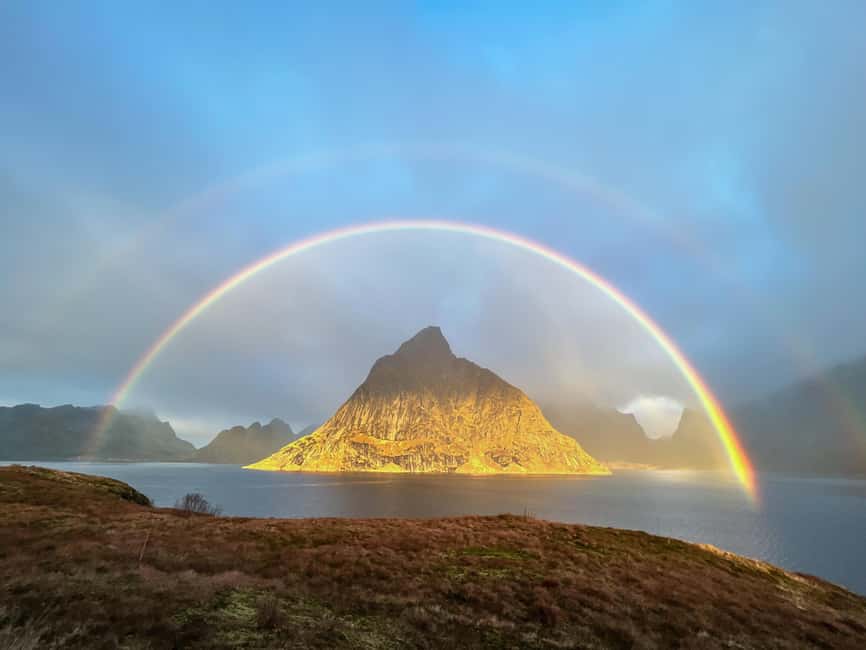 Lofoten: Chinese speaking photo tour - Svolvær to Å - Reine: peaks and turquoise water with a reality-check pause