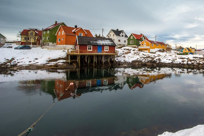 Lofoten Highlights Photo Tour - Henningsvær & Haukland - The 7-Hour Rhythm: Small Van, Tight Stops, and Real Time in Motion