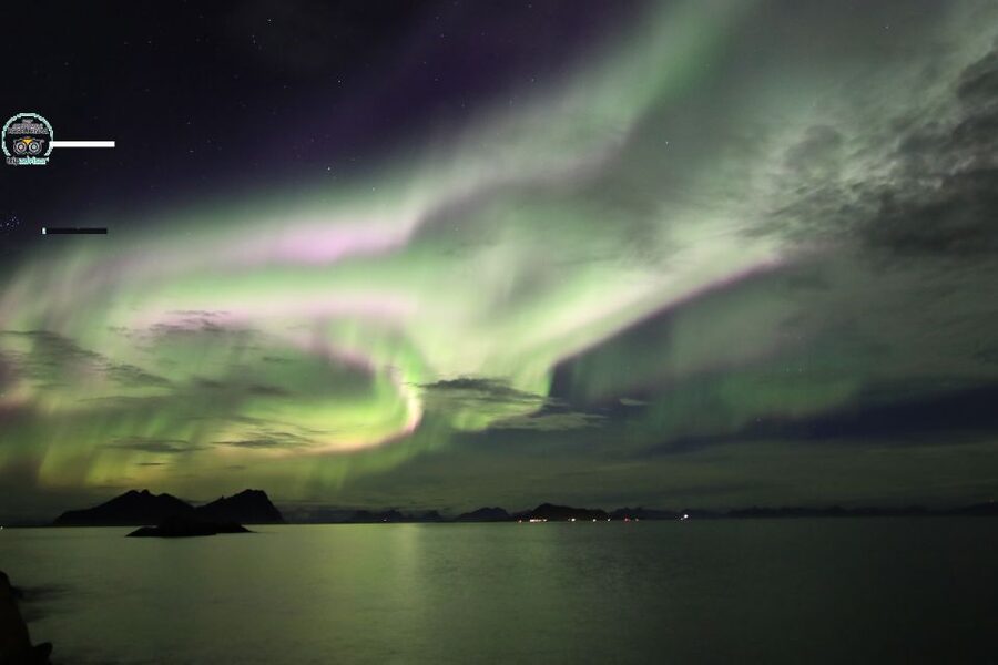 Lofoten: Northern Lights Tour with Photographer - The real itinerary rhythm: drive, pause, shoot, and warm up