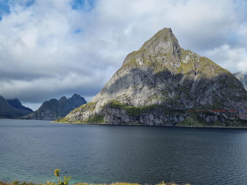 Lofoten: Reine, Hamnøy, and Skariskøya Photo Tour - Skariskøya: a different perspective on the same coast