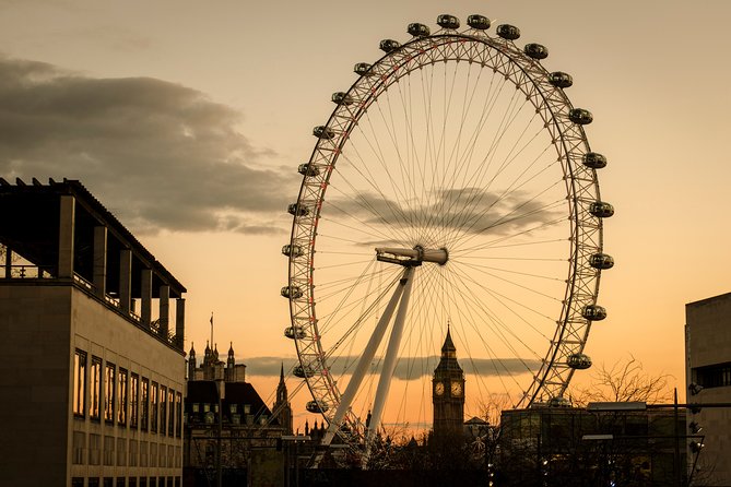 London Photography Masterclass - Private Photography Lesson - Waterloo Bridge to Southbank: turning motion into light trails you can repeat
