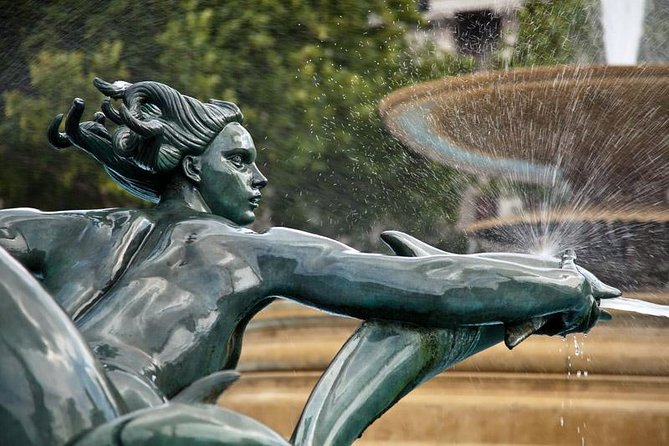 London Photography Tour - Private Tour - Meeting at Charing Cross and Finishing at Victoria Embankment