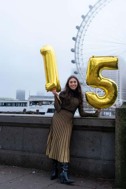 London Photoshoot 1 Hour - Customisable - Iconic possibilities: Big Ben, the Thames, Westminster, the London Eye