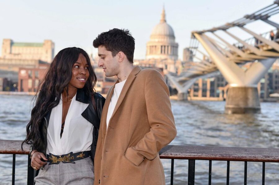 London: Professional Private Photoshoot and Edited Photos - Edited Photos Within 48 Hours: Why This Delivery Timing Is a Big Deal
