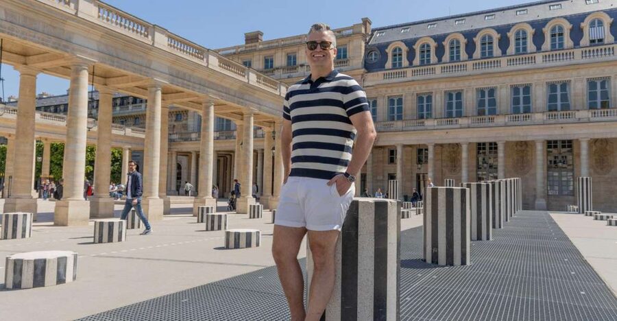 Louvre area photo shoot by Paris photographer - Key highlights you’ll care about