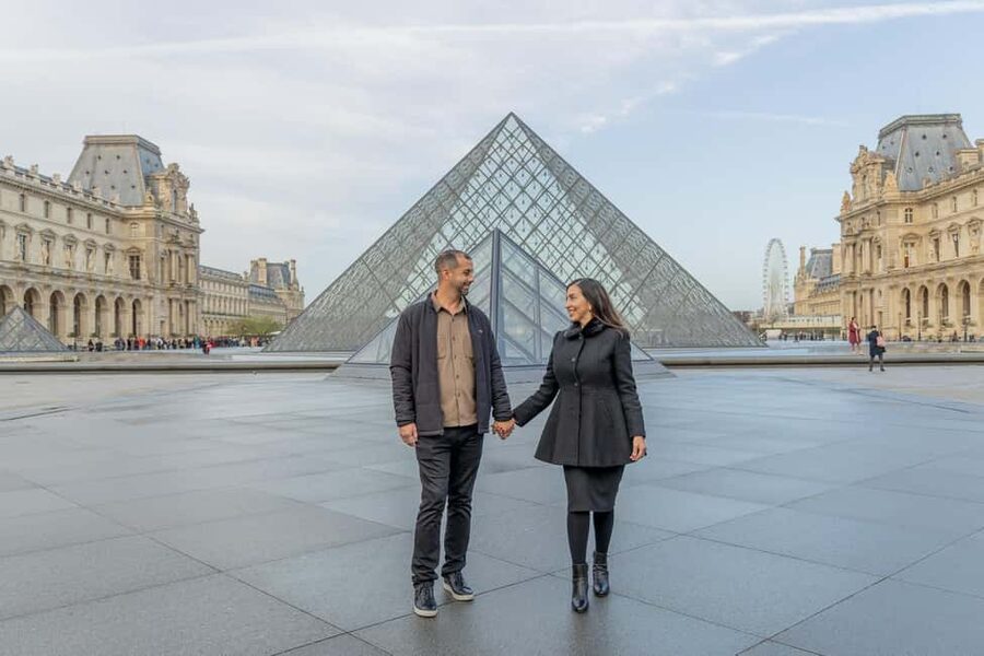 Louvre area photo shoot by Paris photographer - What you actually get afterward: 200+ original photos, fast