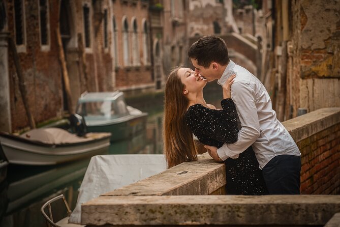 Luxurious Photoshoot in Venice - The 45 Edited Photos: What You’ll Be Holding in Your Hand