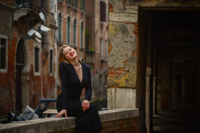 Luxurious Photoshoot in Venice - Stop 1: Rialto Bridge Photos Without the Usual Chaos