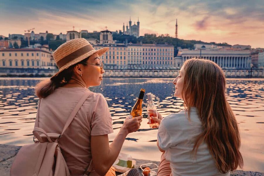 Lyon: Private Photoshoot with a Professional Photographer - Practical Tips So Your Photos Look Like You Planned It