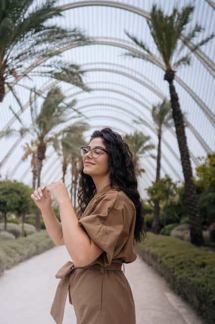 Madrid Private Photoshoot - The Madrid route: from Cibeles to Sabatini in one smooth flow