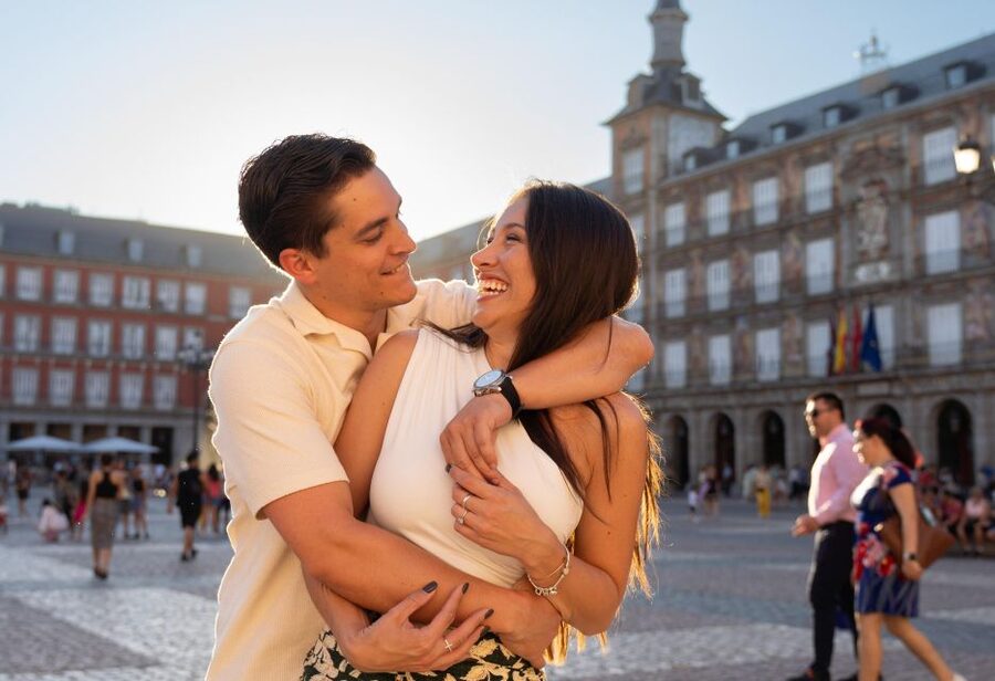 Madrid: Professional photoshoot in the Retiro park - Should you book this Retiro Park professional photoshoot?