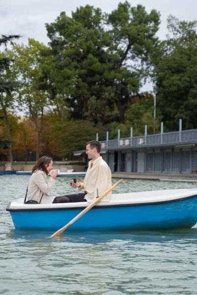Madrid: Professional photoshoot in the Retiro park - Why Retiro Park is smart for portraits (not just pretty scenery)