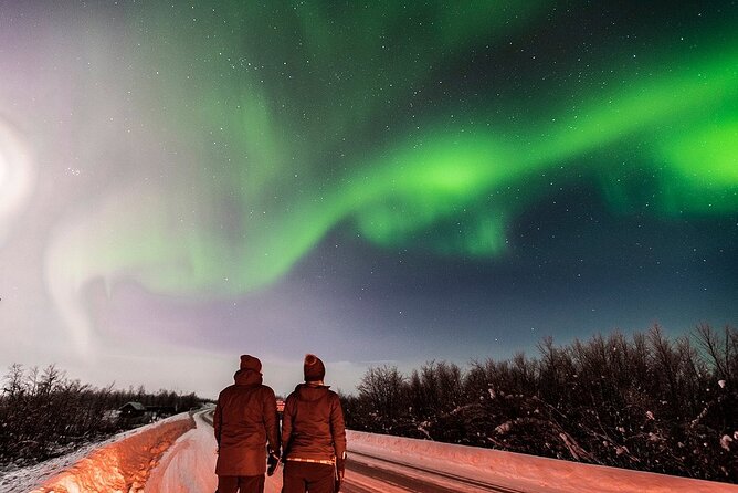 Magical Northern Lights Photography Tour Kiruna - The photography part: learning settings without freezing your brain