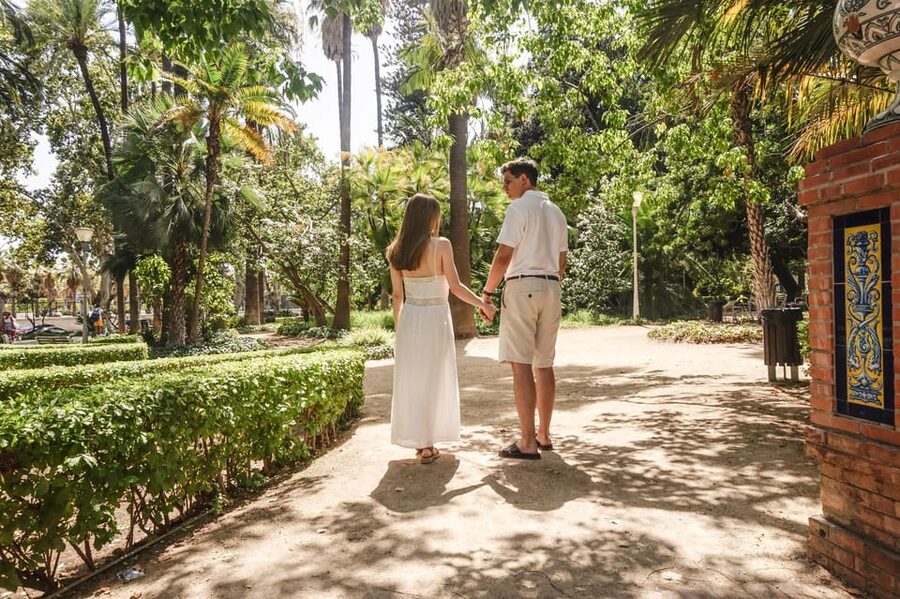 Málaga: Professional Photoshoot and City Tour - Editing and Photo Delivery: What You Get Back