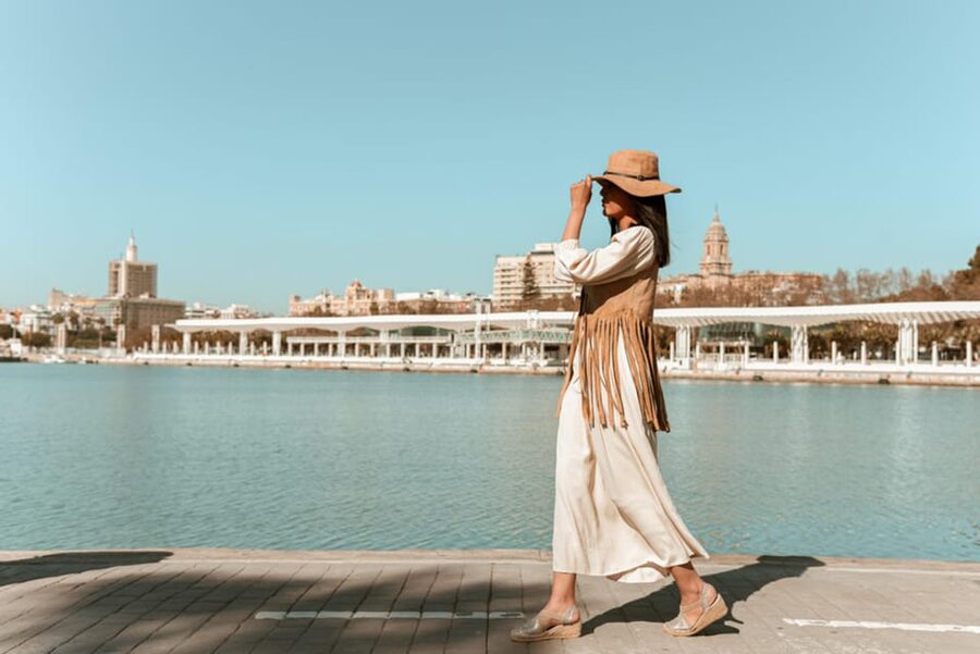Málaga: Professional Photoshoot and City Tour - Should You Book This Málaga Photoshoot and City Tour?