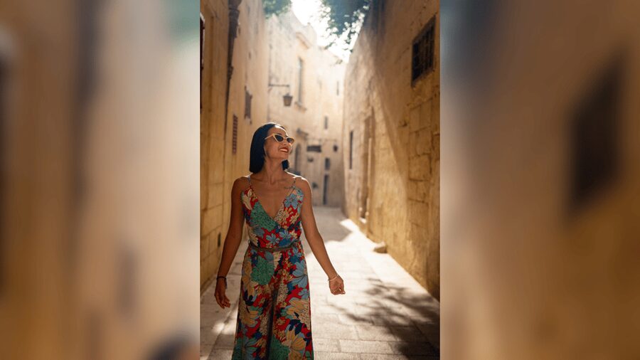 Malta: Romantic Couples Photoshoot - Optional Add-Ons: Bouquets, Champagne, and Sunset Sessions