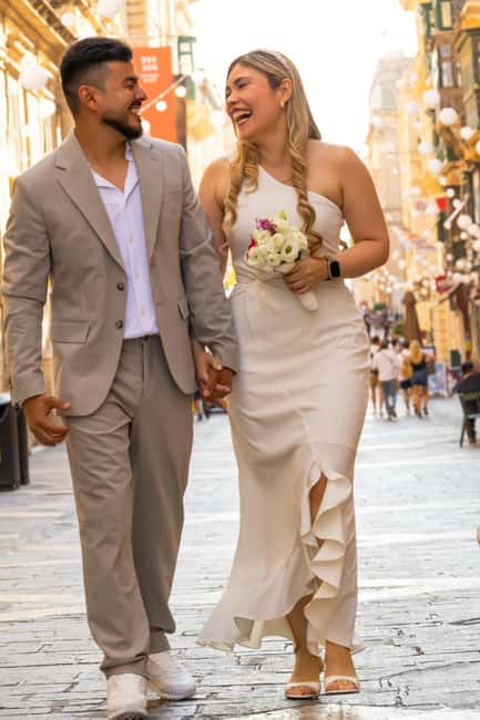 Malta: Romantic Couples Photoshoot - Starting at Mdina Gate: How the Session Really Flows