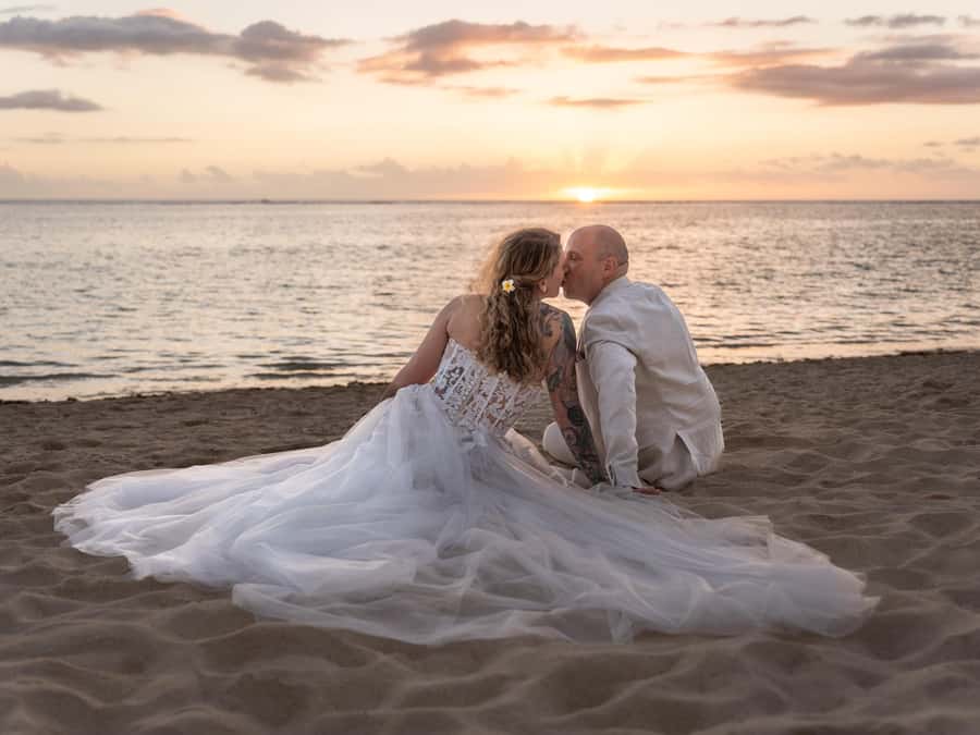 Mauritius: Sunset photoshoot (Honeymoon/family shoots) - Price and value: is $141 per person worth it?