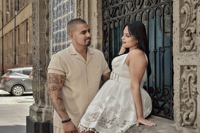 Mexico City: Private and exclusive photo shoot - Neighborhood variety without museum time