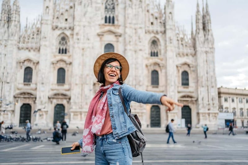 Milan: Photoshoot at the Cathedral - Meeting Outside Hotel Rio and How the Shoot Flows