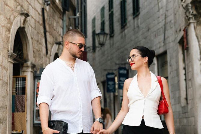 Milan Photowalk with a Professional Photographer - Price and value: $276.36 per group for a pro-led 1-hour shoot