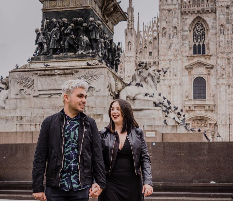 Milan: Private Professional Photoshoot at the Duomo - Value check: $65 per group up to 8