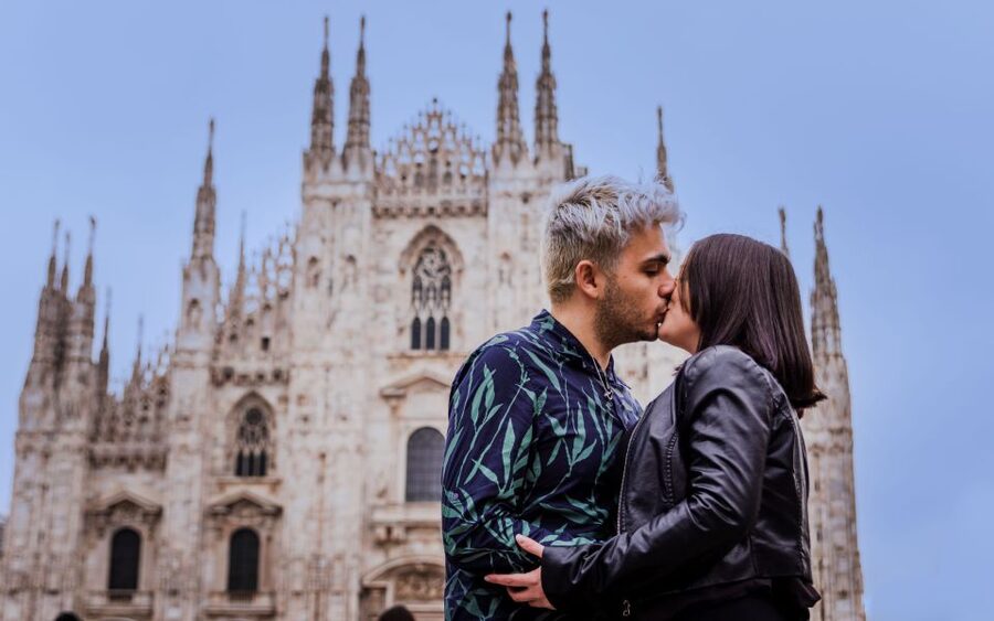 Milan: Private Professional Photoshoot at the Duomo - Meeting at McDonald’s Milano Duomo and getting to the right spots