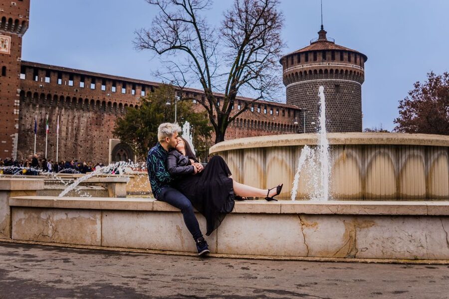 Milan: Professional Photoshoot Outside Sforza Castle - Where You Start: Piazza Castello Fountain and Finding Your Photographer