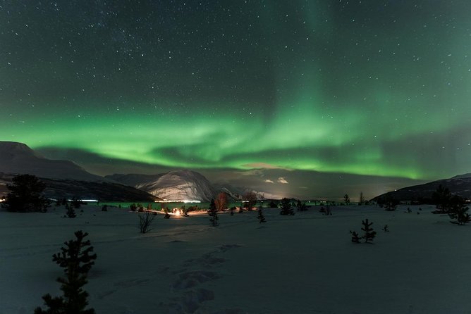 Minibus Northern Lights Chase with Photography from Tromsø - Stop 1 in the Tromsø Fjords: the “real hunting” phase