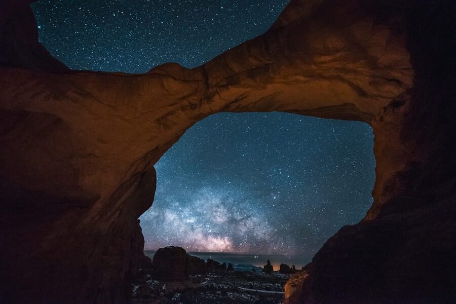 Moab: The Windows Astro-Photography and Stargazing Hike - Getting started: the Windows trailhead after dark