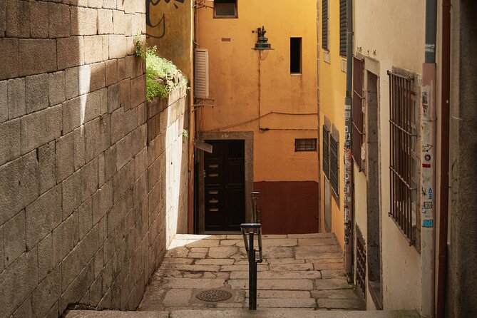 Mobile Photography through Porto hidden streets - Who This Workshop Is Best For (and Who Should Rethink It)