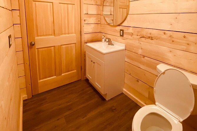 Mountaintop 360° Best Alaskan Cabin with Photography @Aurora Camp - The Cabin Experience: Warmth, Snacks, and Indoor Time Without Regret