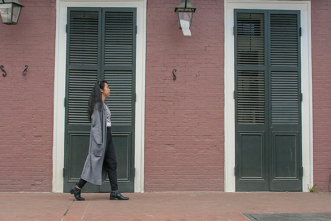 New Orleans French Quarter Photo Shoot - Stop 5: Bourbon Street photo moments with the right kind of guidance