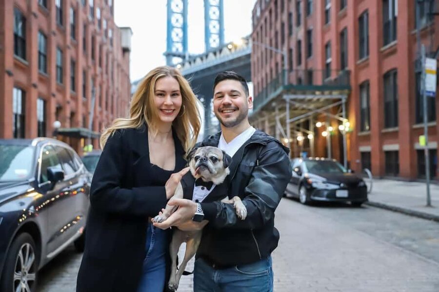 New York: 1-hour Photoshoot in Iconic Locations - Where You’ll Shoot: Times Square, Bridges, Parks, and Rooftop Energy