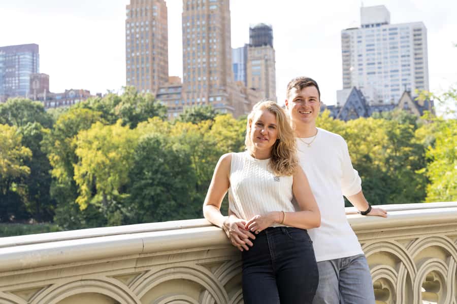 New York City or Brooklyn: Photoshoot in Iconic Locations - Why a professional NYC shoot beats phone selfies