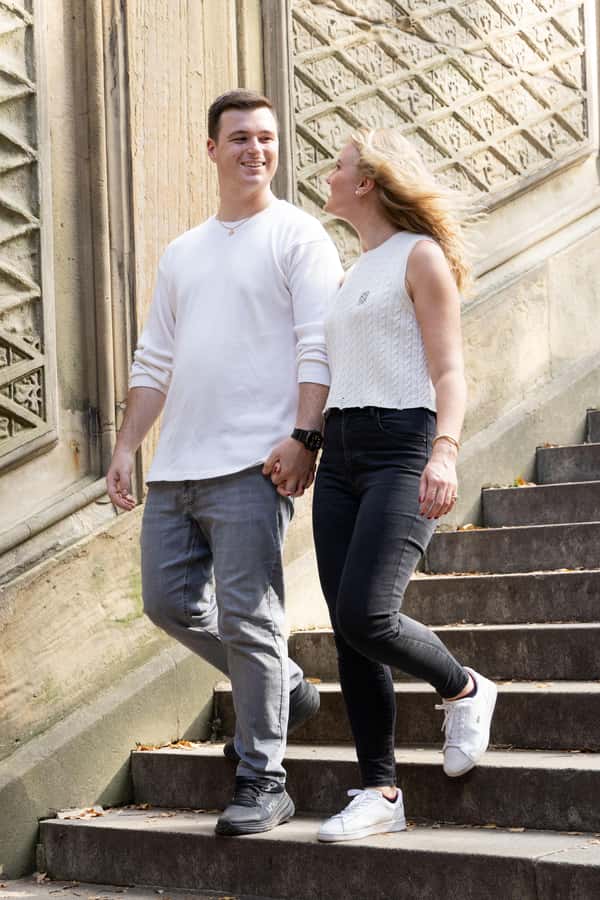 New York City or Brooklyn: Photoshoot in Iconic Locations - Photo session style: posing that looks natural on camera