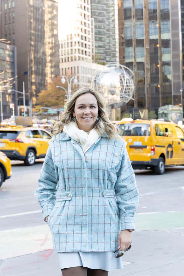New York City: Photoshoot - Times Square - Rockefeller Plaza photo stop at Chip City: a classic backup plan