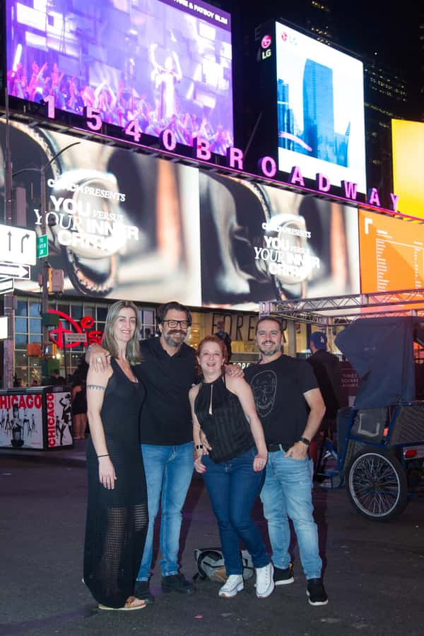 New York City: Photoshoot - Times Square - Manhattan or Brooklyn choice: how to decide based on your vibe