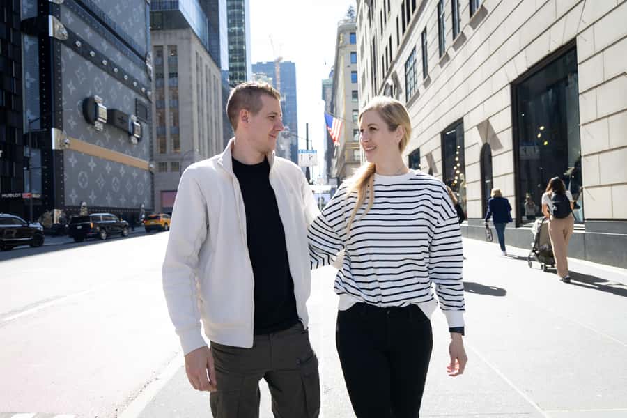 New York: Photoshoot in NYC Central Park 5th Ave - Poses that feel natural, even for families